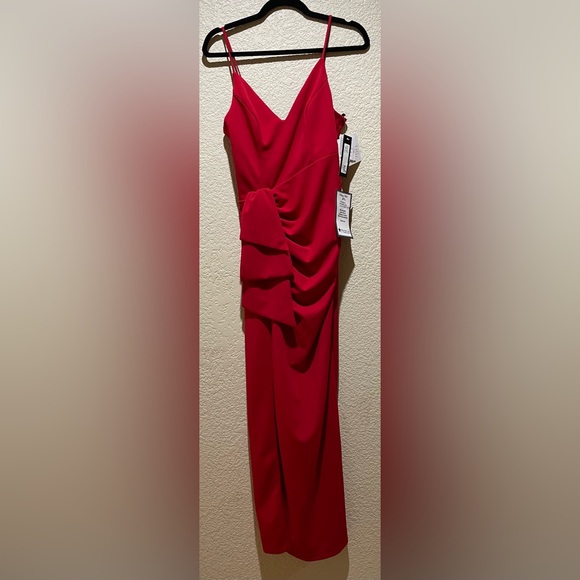 NWT Xscape Ruched Slit Evening Dress Gown in Red Size 10 - Picture 3 of 9